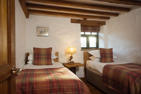 Peaceful Pembrokeshire Farm Cottage with Hot Tub