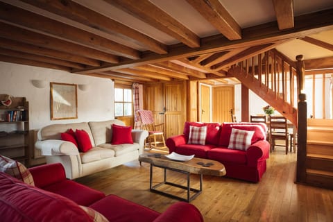 Peaceful cottage with hot tub & ground floor suite