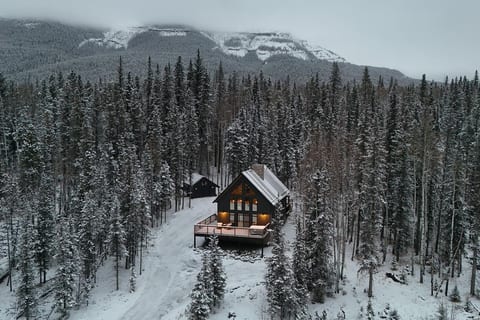 Nordegg Cabin with Barrel Sauna