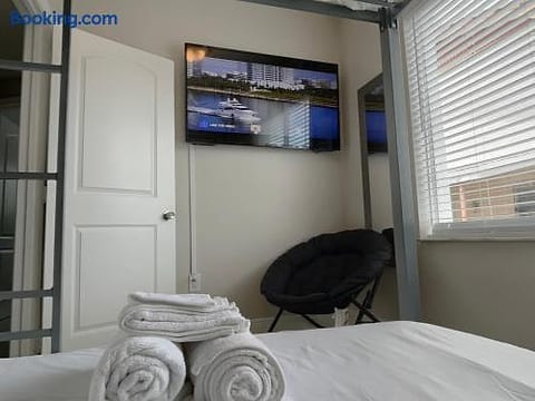 Affordable 2BR by loanDepot Park | Free parking