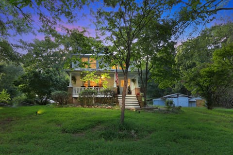 1910 Farmhouse on 6 Acres • VA Wine Country