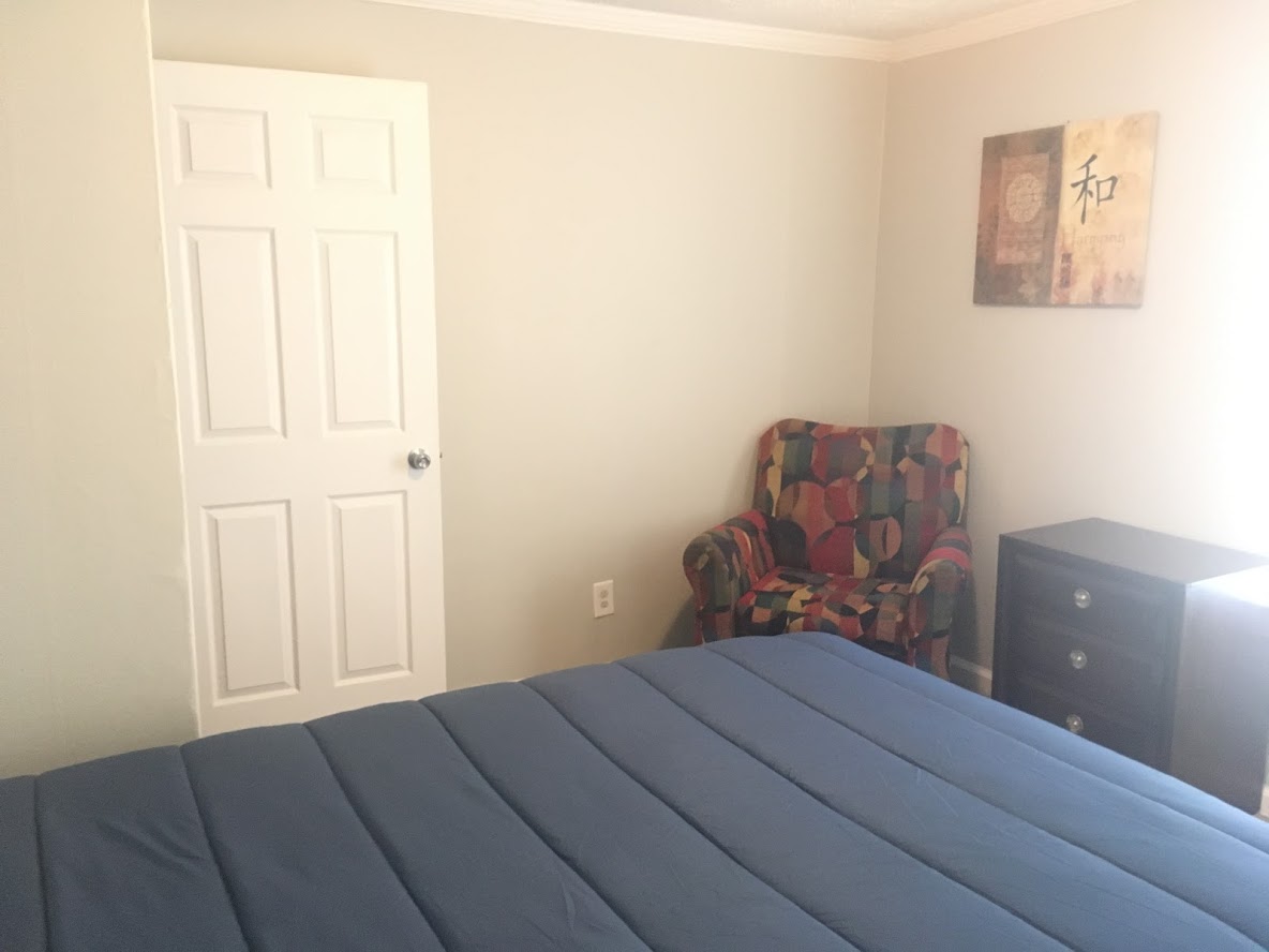 Prvt Multi-Room Apt * Convenient Westside Location image 4 Prvt Multi-Room Apt * Convenient Westside Location