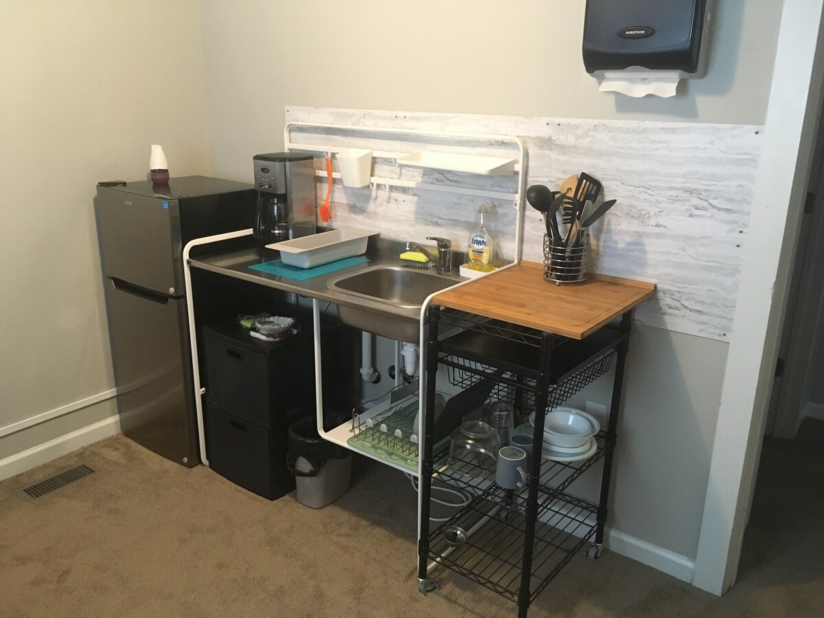 Prvt Multi-Room Apt * Convenient Westside Location image 3 Prvt Multi-Room Apt * Convenient Westside Location