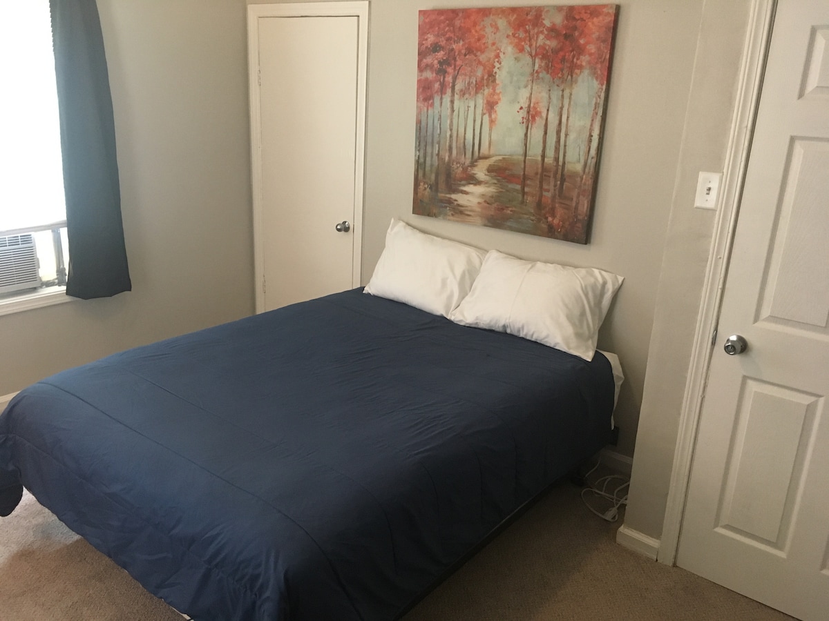 Prvt Multi-Room Apt * Convenient Westside Location