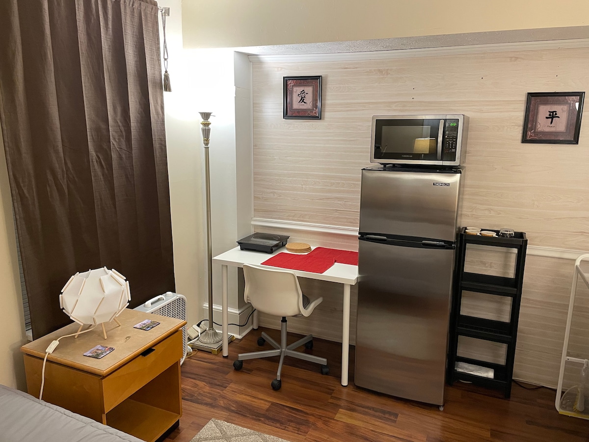 Private Studio, Kitchenette, Shower * Shared House image 2 Private Studio, Kitchenette, Shower * Shared House