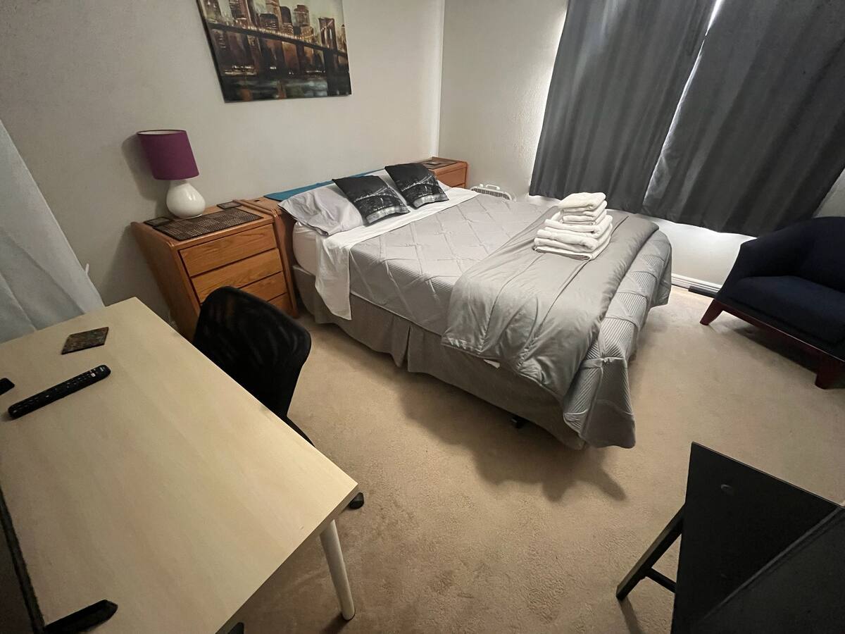 Big Master Suite * All-Inclusive * Private Bath image 2 Big Master Suite * All-Inclusive * Private Bath