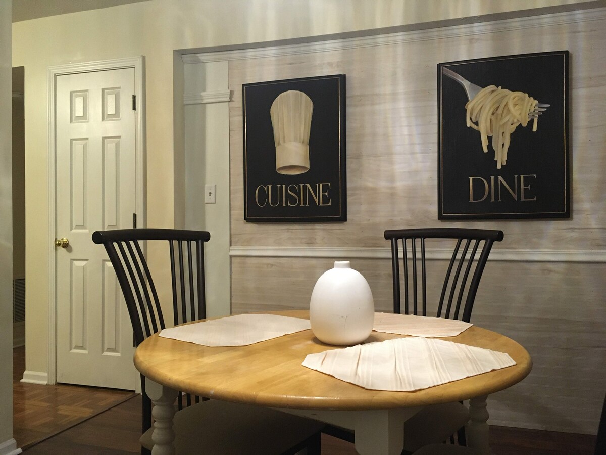 Big Master Suite * All-Inclusive * Private Bath image 4 Big Master Suite * All-Inclusive * Private Bath