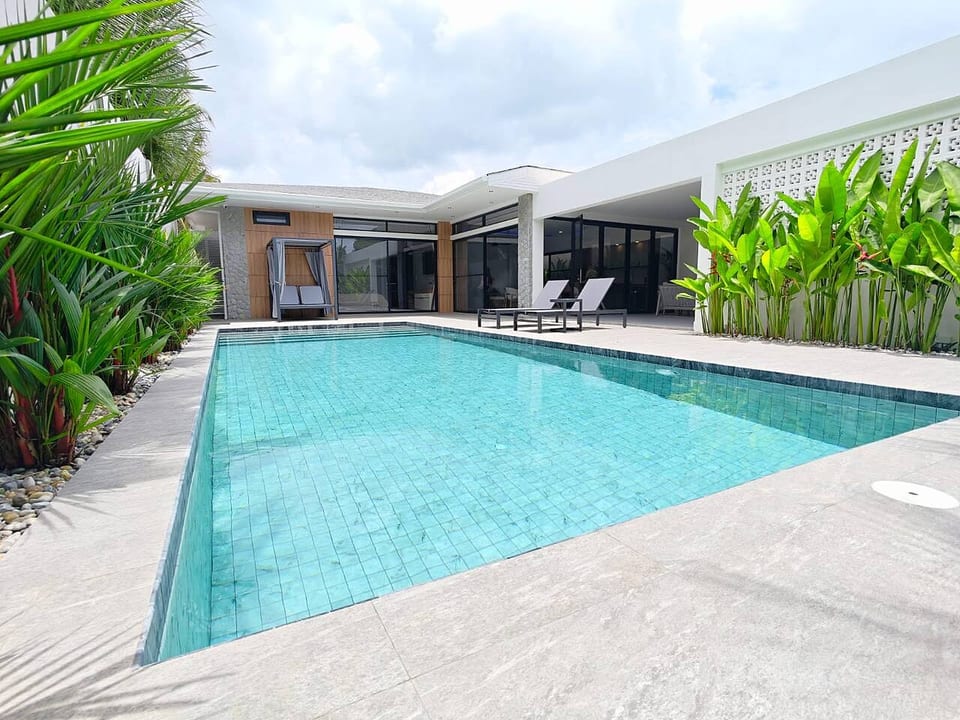 Superbe Villa 4 Chambres avec Piscine Privée - Chalong