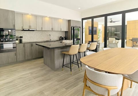 Superbe Villa 4 Chambres avec Piscine Privée