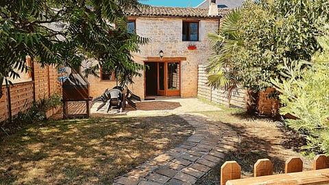 The Cellar. 3-bedroom house