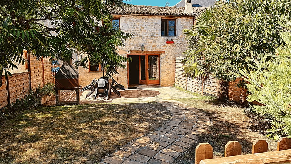 The Cellar. 3-bedroom house - Saint-Just-Luzac