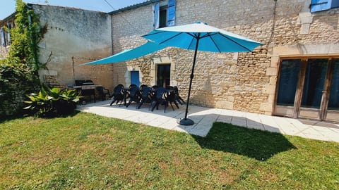 4 bedroom house with private pool