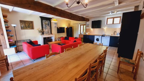 4 bedroom house with private pool