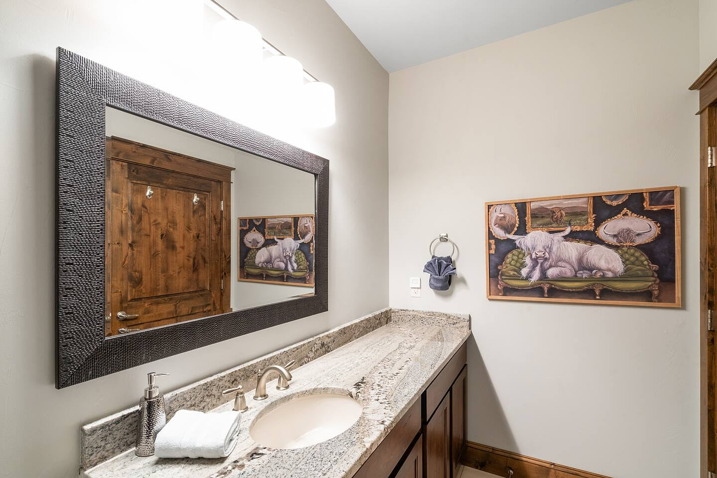 Guest bathroom with shower and bathtub. Easy access from 2nd bedroom and main living area.