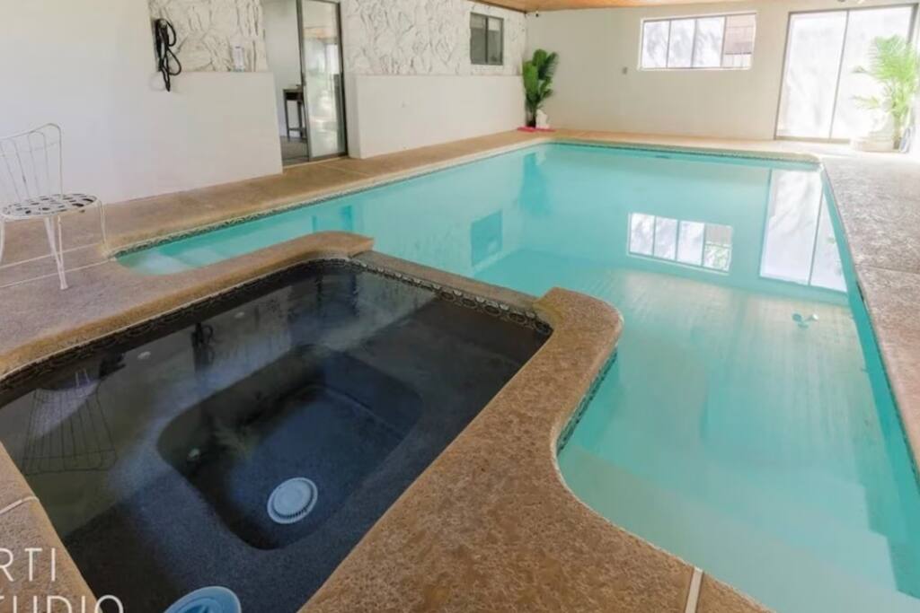 Family Friendly Cozy Home, Indoor Pool, Near Zion