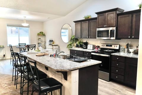 Relax & Recharge • Cozy Spokane Valley Home