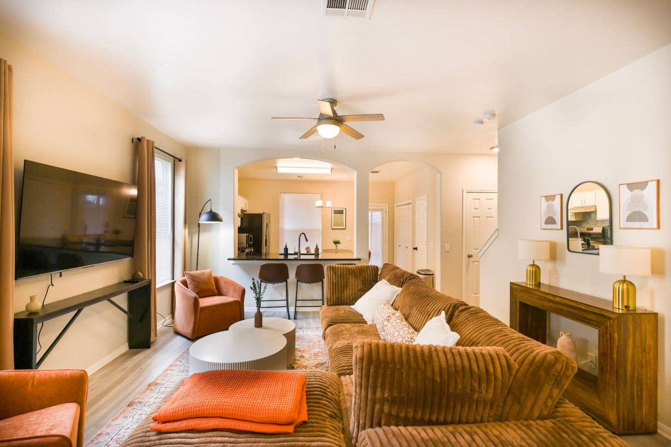 Pet-Friendly, Patio, Games & Near Sixth Street
