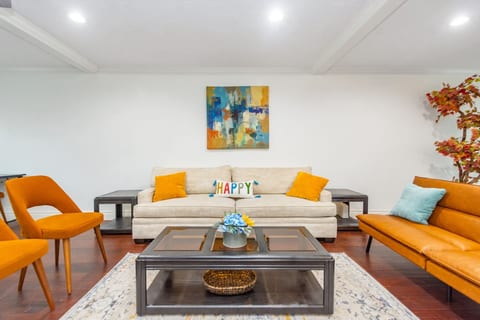 Stylish 4BR Houston Retreat with Pool & Game Room