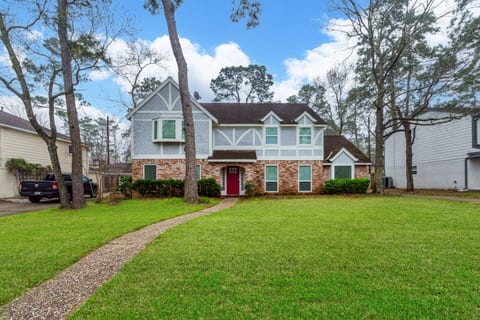 Stylish 4BR Houston Retreat with Pool & Game Room