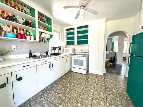 Walk to River + Park | Cozy 2BR Upstairs Unit