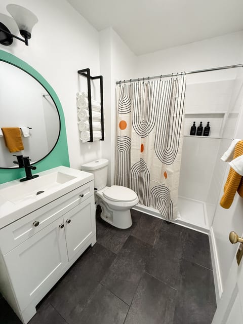 Walk to River + Park | Cozy 2BR Upstairs Unit