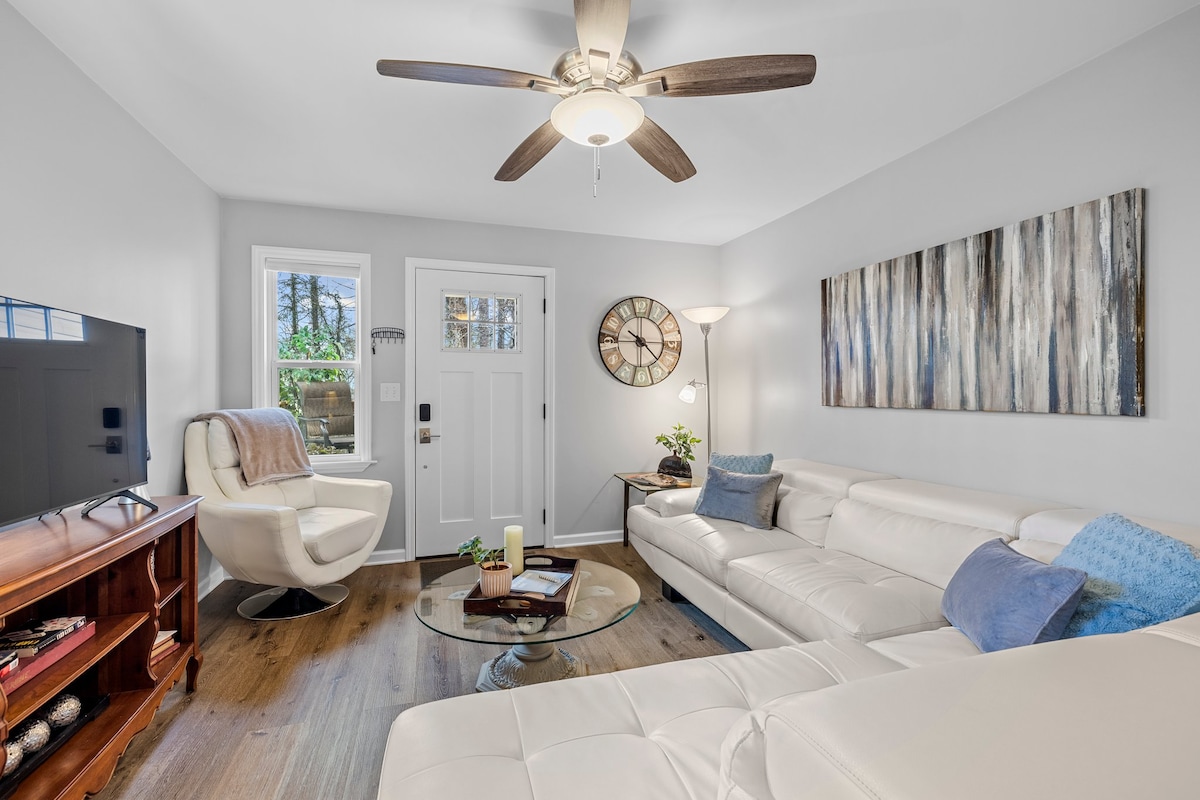 Cozy, quiet, close to downtown 1G internet image 1