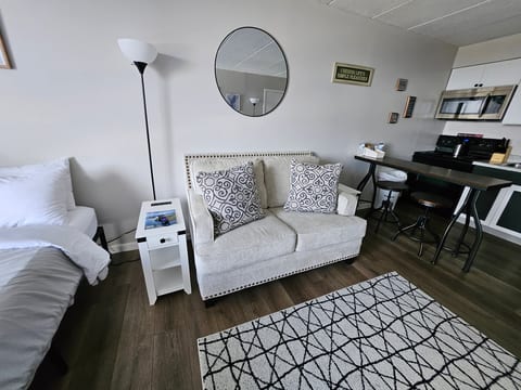 Cedar Lodge condo with mountain & lake Winnipesauke views!