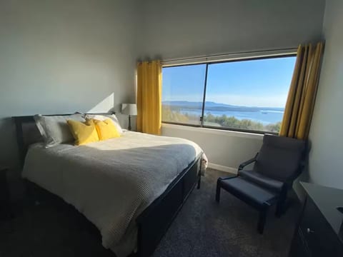 Lakeview Winni Condo w/ Kitchenette Weir’s Beach