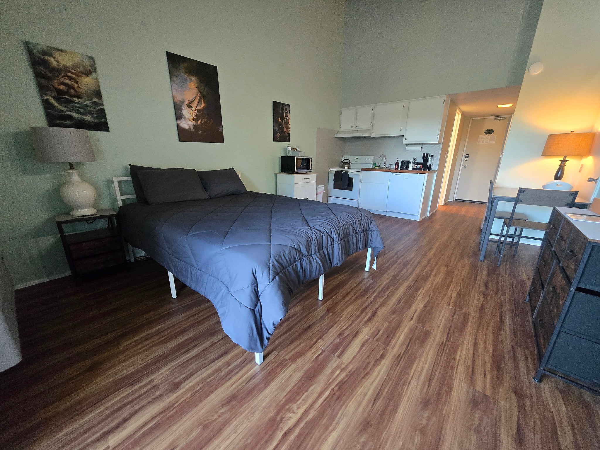 Cedar Lodge Condo Balcony and Full Kitchen