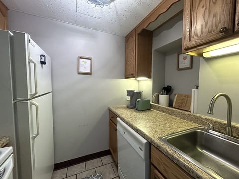 Amazing Lake Winni Views in Cedar Lodge Complex