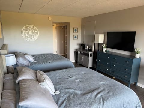 Stunning Lake Views close to Weirs Beach & Gunstock