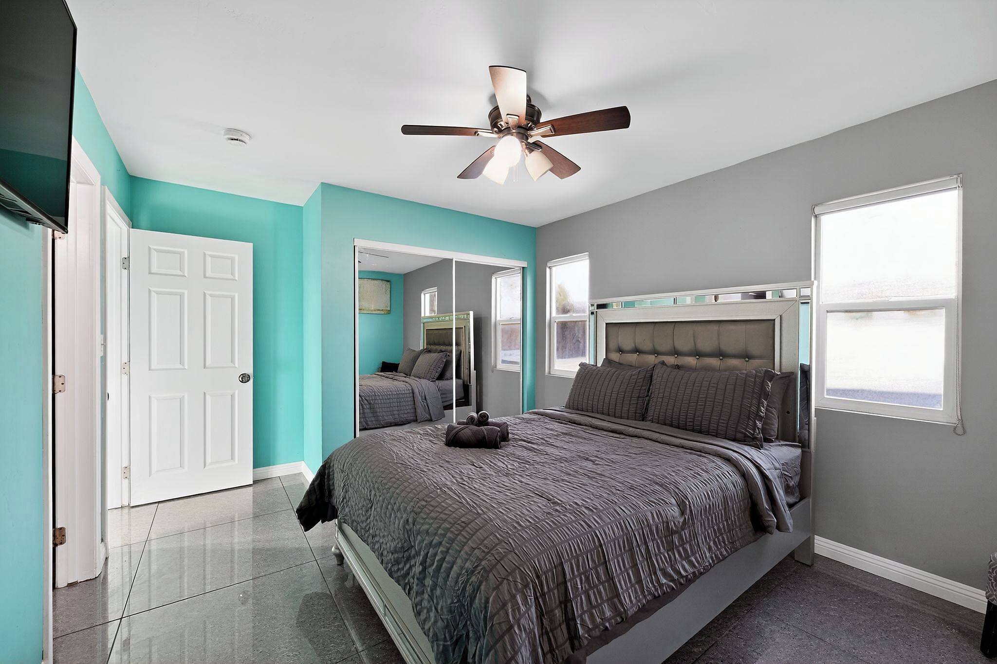 San Diego 3BR/3BA Comfortable Home, Outdoor Kitchen, Firepit & BBQ, 10–15min from SeaWorld & Zoo