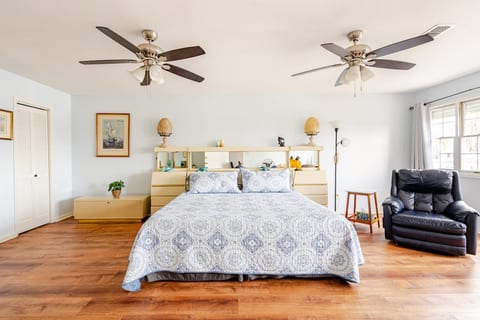 Galveston Waterfront Escape w/Fishing & SunsetView