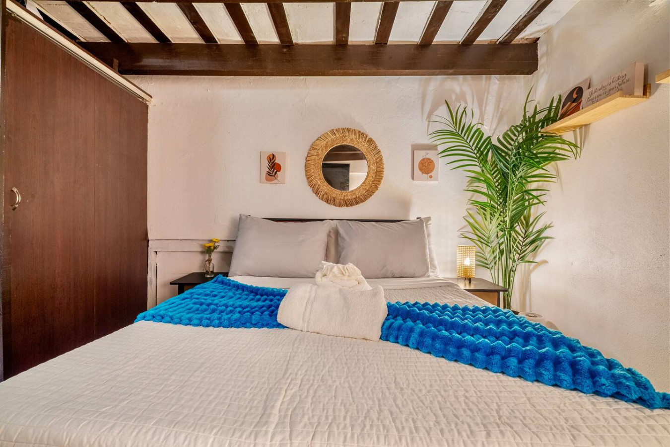 La Cueva Loft Rustic Colonial Romance