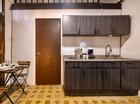 La Cueva Loft Rustic Colonial Romance