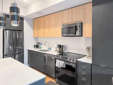 Natural Oak 1BR | Terrace | Ballston Metro & Mall