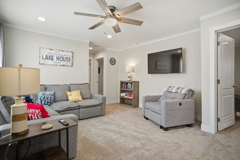 West 2nd Retreat – Modern Getaway | Port Clinton, OH