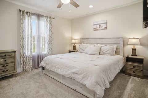 West 2nd Retreat – Modern Getaway | Port Clinton, OH