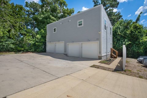 The Capitol - A Luxury Midtown Studio Apartment