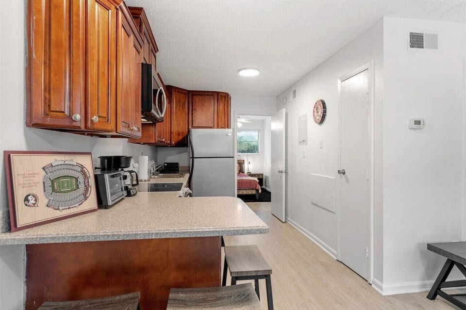 The Cook - Prime Stadiumside Gated Condo - Tallahassee