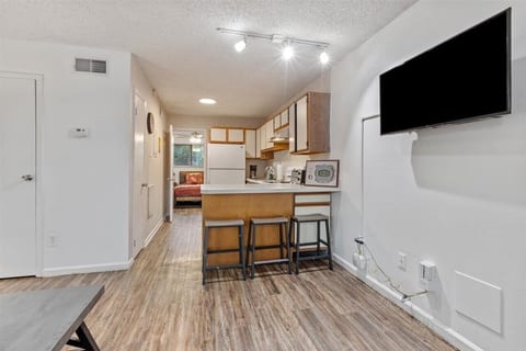 The Ward - Resort Style Gameday Condo