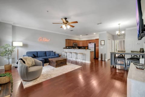 The Governor - A Luxury Downtown Condo