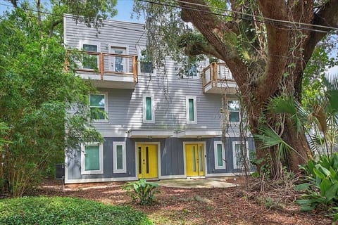 The Compound - A Luxurious Midtown Townhome