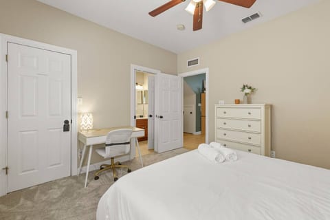 The Honolulu - Modern 3BR Condo Near FSU with Pool