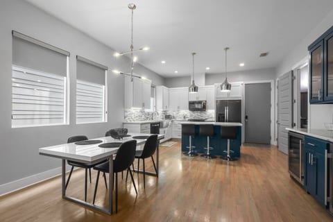 Hotel Bronough - Custom 3 Bed Townhouse in Midtown