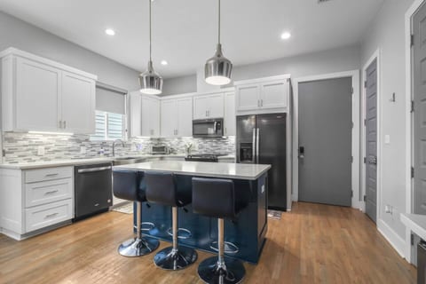 Hotel Bronough - Custom 3 Bed Townhouse in Midtown