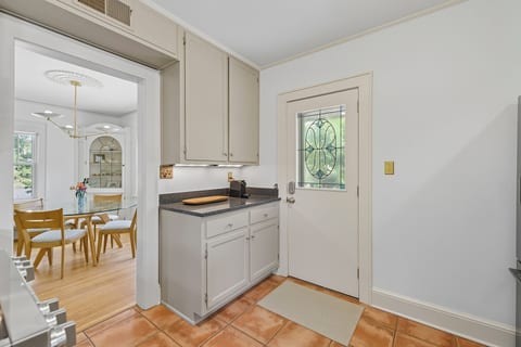 Historic Cottage Meets Modern Comfort Near FSU