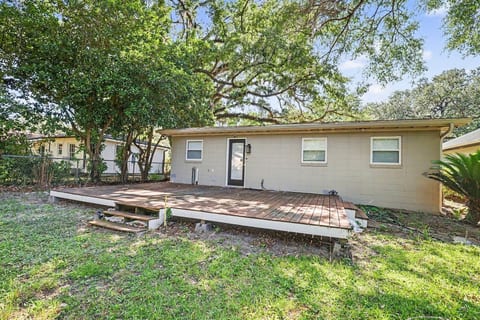 The Branches - Adorable 2 Bedroom Midtown Bungalow