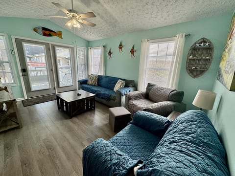 Pet-Friendly Ocean Lakes Home + Golf Cart