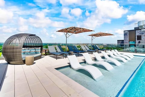 Modern Studio w/ Amenities|City Views|Capitol Hill